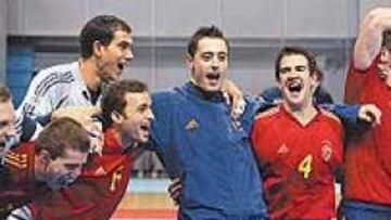 <b>CAMPEONES. </b>La Selección ya ha celebrado el último título Mundial, hoy puede conseguir el europeo.