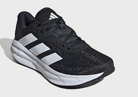 Las Adidas Galaxy 7 en color negro y para hombre que son superventas en Amazon por su precio y calidad