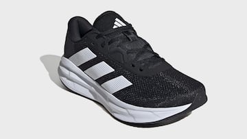 Las Adidas Galaxy 7 en color negro y para hombre que son un superventas en Amazon por su precio y calidad.