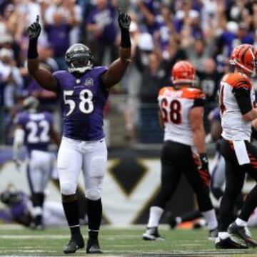 Elvis Dumervil , Outside linebacker de los Baltimore Ravens, debe dar un golpe sobre la mesa y coger las riendas de la defensa.