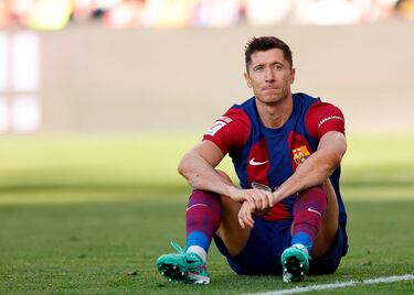 Rayo Vallecano 1-1 FC Barcelona | Balón al espacio para la entrada de Balde por banda izquierda, que terminó poniendo el centro y Lewandowski, con la ayuda final de Lejeune, acaba firmando el tanto del 1-1 en Vallecas.