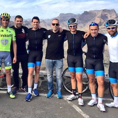 Contador visita a los chicos de la Fundación en las Canarias