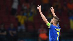 Ukraine&#039;s forward Andriy Yarmolenko celebrates after scoring his teams first goal during the UEFA EURO 2020 Group C football match between the Netherlands and Ukraine at the Johan Cruyff Arena in Amsterdam on June 13, 2021. (Photo by JOHN THYS / POOL