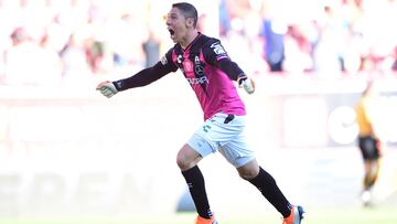 Hugo González, Necaxa