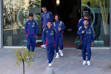 Pedro Porro, Baena, Marc Cucurella, Zubimendi, Pablo Barrios y Mikel Merino.