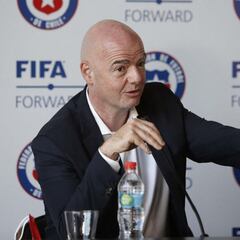 Infantino anuncia una "consulta global" en diciembre para decidir el futuro del Mundial