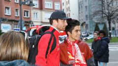 Amorebieta lleg&oacute; ayer al hotel Indautxu con el Sporting y fue requerido para fotos y aut&oacute;grafos de hinchas gijoneses. Muniain pidi&oacute; una ovaci&oacute;n para &eacute;l. En pretemporada en Leioa la gente le ignor&oacute;. Hoy es una inc&oacute;gnita.