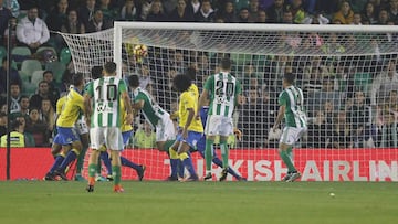 Gol del Betis tras un córner.