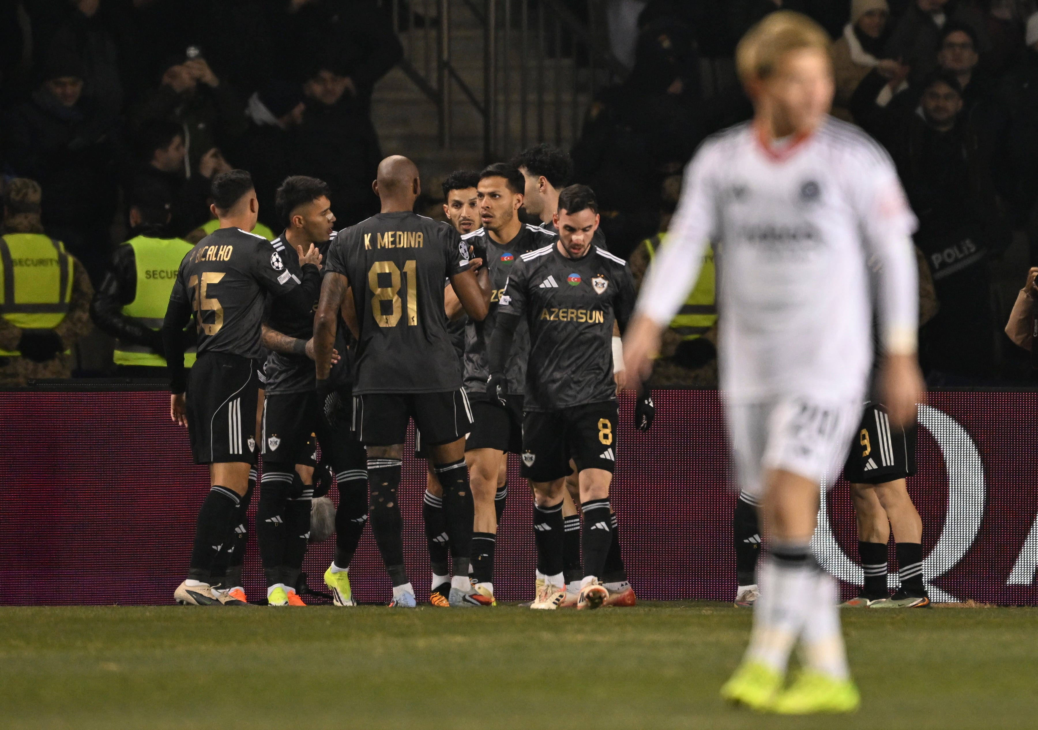El Qarabag elimina al Eintracht con un gol en el último segundo