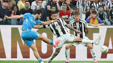 Nico Gonzalez y Khvicha Kvaratskhelia.