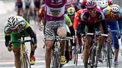 Cipollini se acerca más a la leyenda