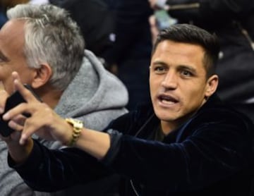 Alexis Sánchez disfrutó de la NBA en Londres