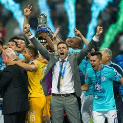 Diego Alonso, nuevo DT del Sevilla, ¿qué logros y números tuvo en la Liga MX?