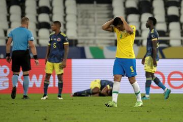 Colombia perdió 2-1 ante Brasil en un encuentro marcado por la polémica. Luis Díaz abrió el marcador, Roberto Firmino empató y Casemiro marcó el gol del triunfo en la última jugada del partido. 