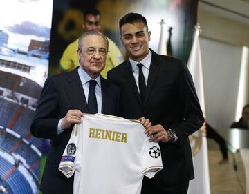 El presidente del Real Madrid, Florentino Pérez, y Reinier. 