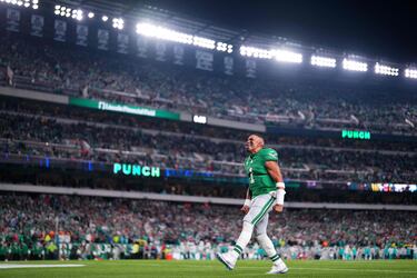 Hurts surpasses Messi in US jersey sales