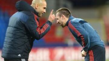 Guardiola y Ribéry, durante un entrenamiento del Bayern.