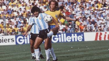 Maradona y Falcao, durante el Mundial 82.