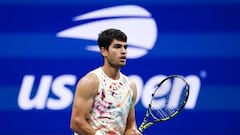 What tennis achievement is Carlos Alcaraz targeting at the US Open?