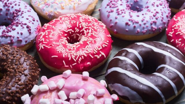 Donut lovers, you now have an excuse to get a box of your favorite sweet treat. Celebrate National Donut Day with freebies today, Friday, June 6.