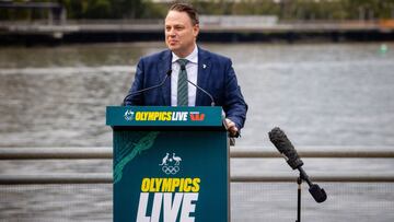 El alcalde de Brisbane Adrian Schrinner habla durante un acto de promoción de su ciudad como sede para los Juegos Olímpicos de 2032.