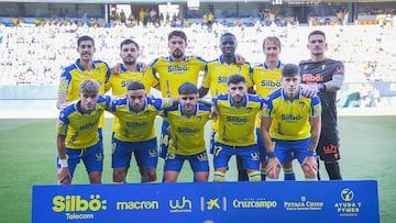 Once del C¨¢diz CF ante la SD Huesca.