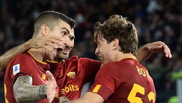 ROME, ITALY - APRIL 16: Edoardo Bove of AS Roma celebrates with teammate Gianluca Mancini after scoring goal 1-0 during the Serie A match between AS Roma and Udinese Calcio at Stadio Olimpico on April 16, 2023 in Rome, Italy. (Photo by Silvia Lore/Getty Images)