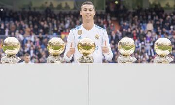 Cristiano Ronaldo ofreció su quinto Balón de Oro a la afición