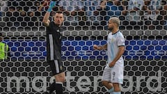 1x1 de Argentina: Armani mantiene con vida al equipo