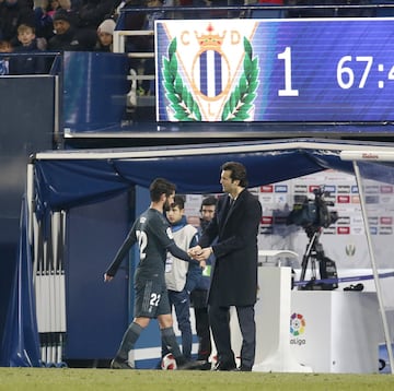 Santiago Solari sustituyó a Isco por Cristo.