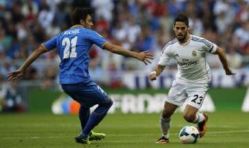 Isco ante Michel.