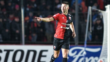 AMDEP633. SANTA FE (ARGENTINA), 18/05/2022.- Federico Lértora de Colón celebra un gol hoy, en un partido de la Copa Libertadores entre Colón y Olimpia en el estadio Cementerio de los Elefantes en Santa Fe (Argentina). EFE/Javier Escobar
