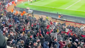 Locura en la tribuna con Mane Díaz y el gol de Lucho