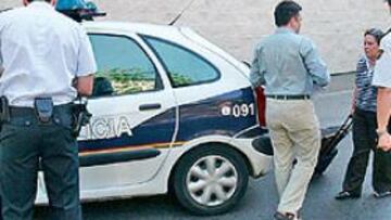 <b>¿FRAUDE? </b>La Policía Judicial ha acudido al Bernabéu para esclarecer el asunto del voto por correo.