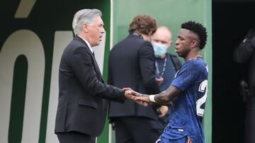 Ancelotti, con Vinicius.