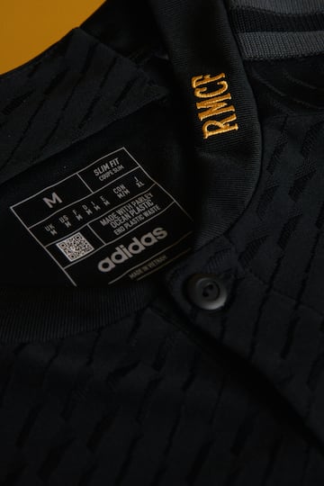 Negra con detalles amarillos, as赤 es la tercera equipaci車n del Real Madrid