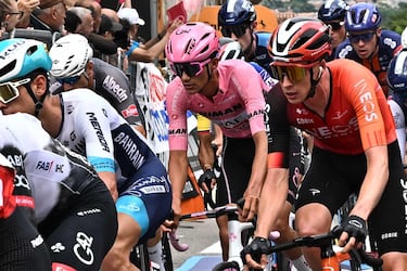 Cuantas  etapas son en el Giro de Italia y cuantas faltan para que Isaac del toro se convierta en leyenda