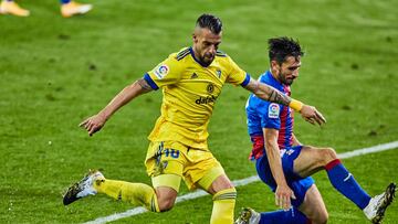 Alvaro Negredo of Cadiz during the Spanish league, La Liga Santander, football match played between SD Eibar SAD and Cadiz CF at Ipurua stadium on October 30, 2020 in Eibar, Spain.
AFP7
30/10/2020 ONLY FOR USE IN SPAIN