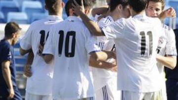 <b>ALEGRÍA. </b>El Castilla celebra uno de sus goles al Uni.