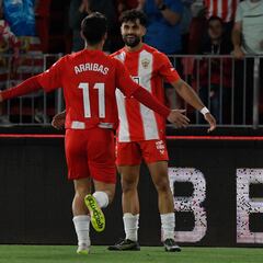 El Almería se agarra al playoff ante un Racing con la reserva al límite