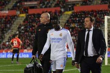 Lesión de Ferland Mendy. El defensa francés fue sustituido en el minuto 79.