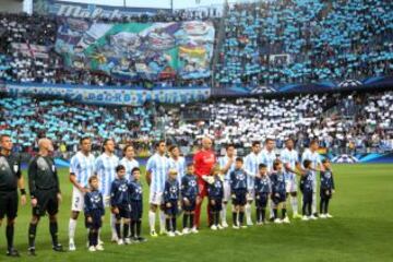La afici&oacute;n malaguista anim&oacute; al equipo durante el partido de ida ante el Borussia de Dortmund. 