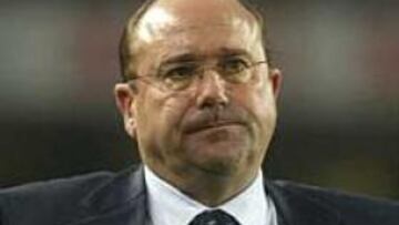 <b>MALOS RESULTADOS.</B> La pobre clasificación del Zaragoza ha provocado la destitución de Flores.