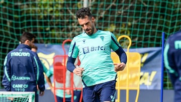 Álvaro Negredo será cadista una temporada más