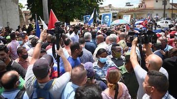 Luego del aumento de casos positivos de coronavirus y la crisis econ&oacute;mica, los cubanos salieron a las calles para protestar en contra del gobierno.