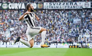 Juventus' Gonzalo Higuain celebrates after scoring against Cagliari at the Allianz Stadium in Turin.