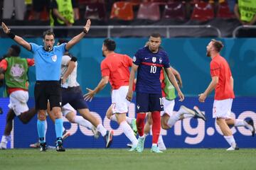 Kylian Mbapp¨¦ fallar el penalti y caer eliminados.
