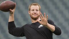 PHILADELPHIA, PA - SEPTEMBER 1: Carson Wentz #11 of the Philadelphia Eagles warms up prior to the game against the New York Jets at Lincoln Financial Field on September 1, 2016 in Philadelphia, Pennsylvania.   Mitchell Leff/Getty Images/AFP
 == FOR NEWSPAPERS, INTERNET, TELCOS &amp; TELEVISION USE ONLY ==