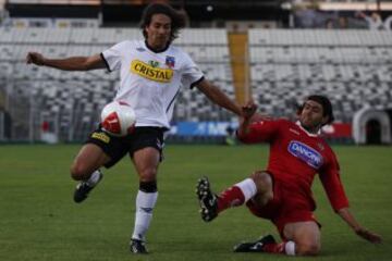 Estuvo en 2011 en Colo Colo pero nunca pudo consolidarse como el refuerzo que se esperaba tras su paso por Audax y Argentina. En 2013 volvió, pero tuvo más minutos en la filial de Segunda División...