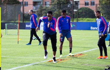 Jefferson Lerma, Yerry Mina y Edwin Cardona trabajaron en la sede deportiva de la Federación Colombiana de Fútbol con Carlos Queiroz y los profesores Hugo Pereira y Océano Cruz en la primera práctica de cara a la Copa América. 